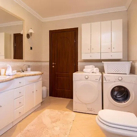 Ferienhaus Mit Privatpool Fuer 8 Personen Ca 200 Qm In Stankovic Bei Orebic, Dalmatien Sueddalmatien