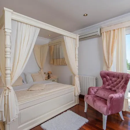 Ferienhaus Mit Privatpool Fuer 8 Personen Ca 200 Qm In Stankovic Bei Orebic, Dalmatien Sueddalmatien Сasa de vacaciones