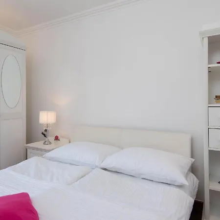 Ferienhaus Mit Privatpool Fuer 8 Personen Ca 200 Qm In Stankovic Bei Orebic, Dalmatien Sueddalmatien * オレビック