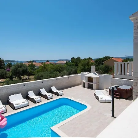 別荘 Ferienhaus Mit Privatpool Fuer 8 Personen Ca 200 Qm In Stankovic Bei Orebic, Dalmatien Sueddalmatien